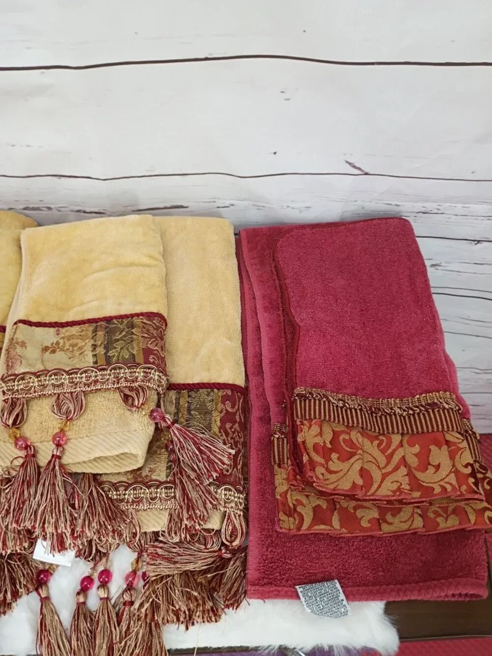 Avanti & Croscill 7 Piece Towel Set With Tassels & Elegant Patterns - Hand Finge
